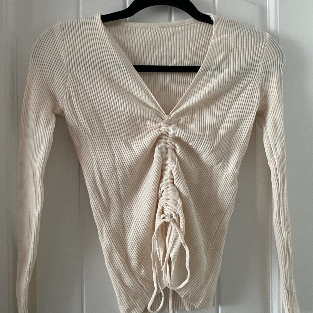 Cinched cream tee